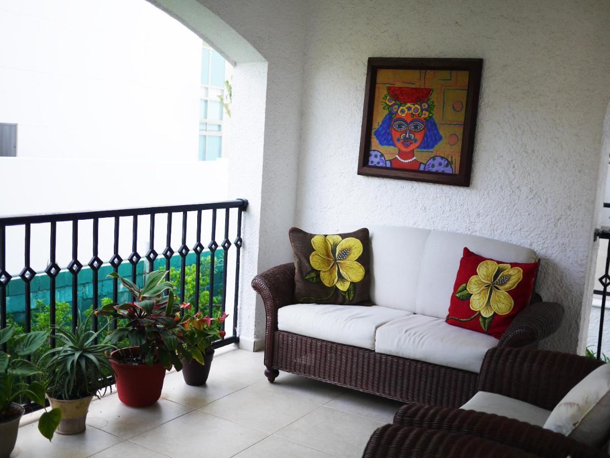 Cancun Beachfront Condo Екстериор снимка