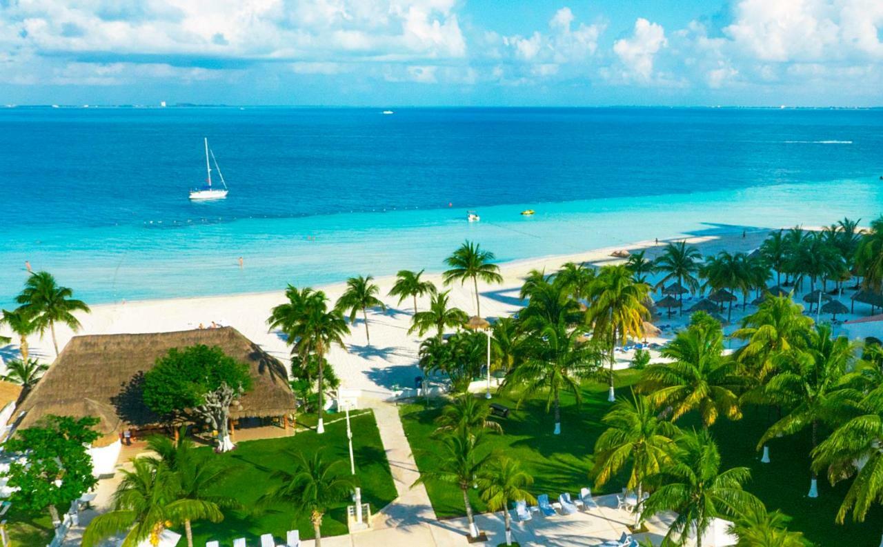 Cancun Beachfront Condo Екстериор снимка