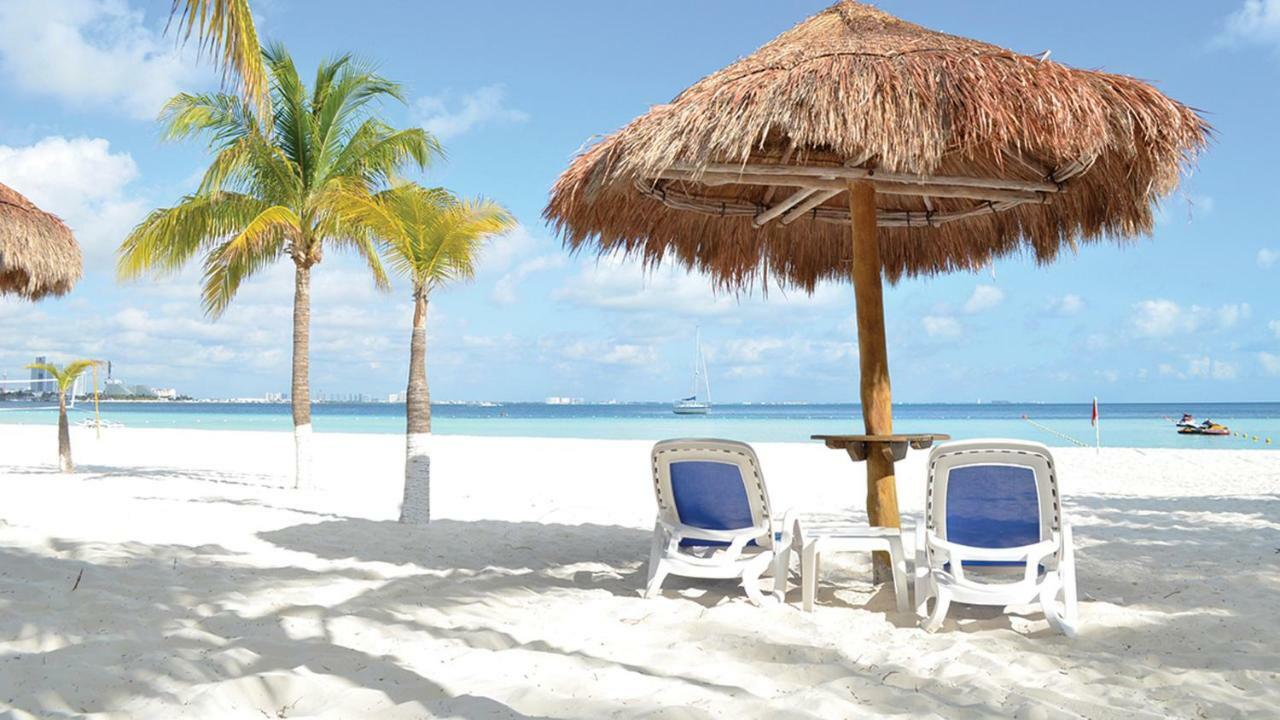 Cancun Beachfront Condo Екстериор снимка
