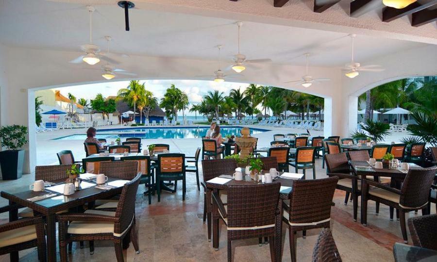 Cancun Beachfront Condo Екстериор снимка
